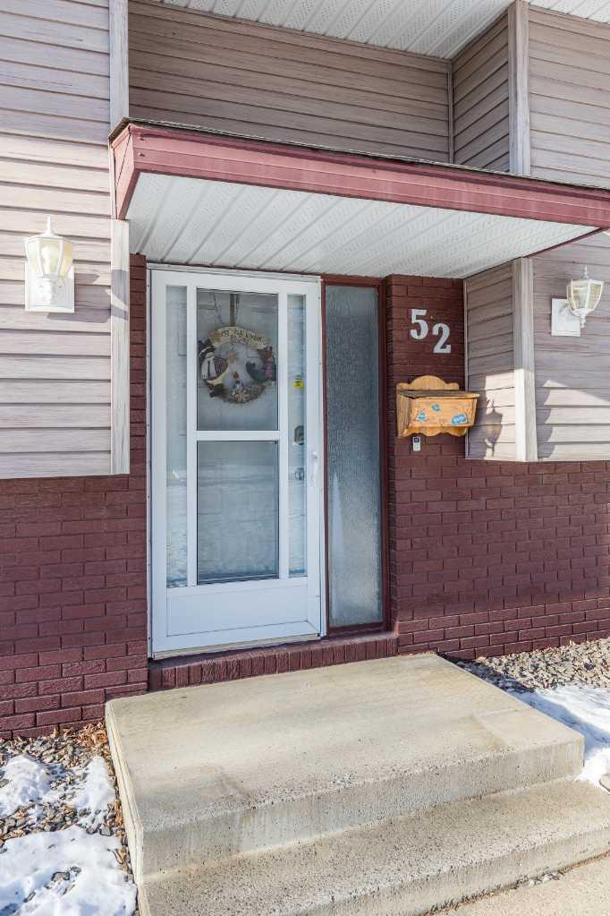 52 Ross Haven Way SE