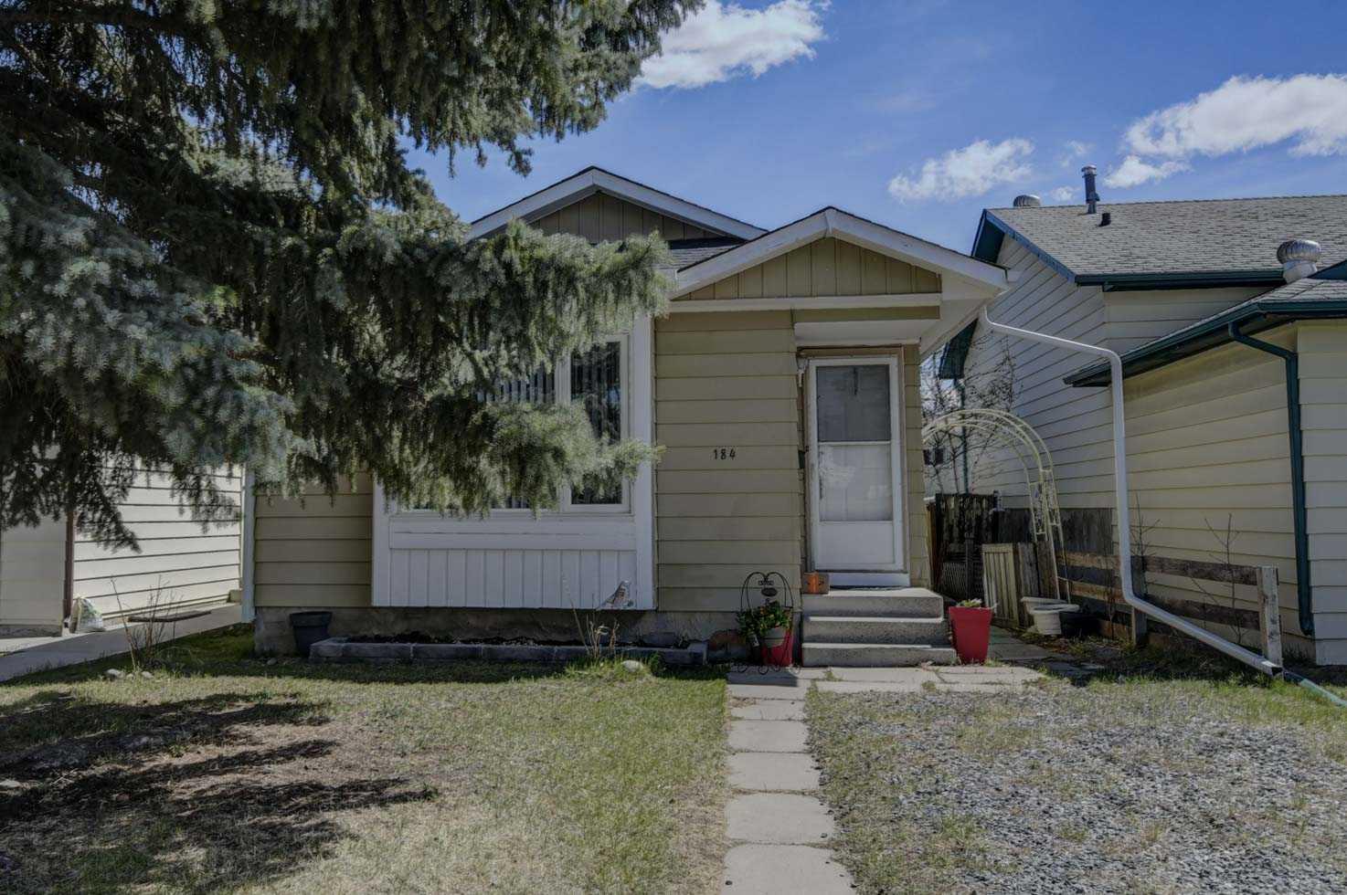 184 Erin Croft Crescent SE