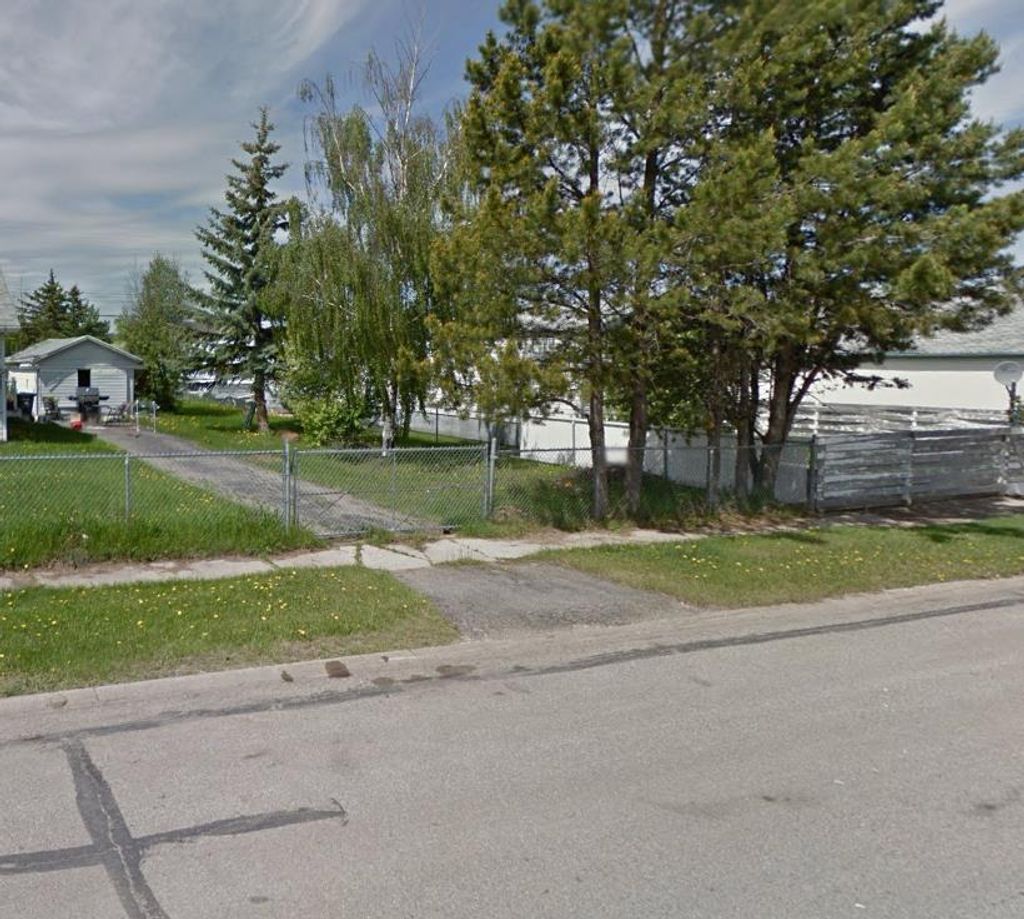 Photo of 9820 99 Street, Wembley, AB T0H 3S0 (MLS # A2045054)