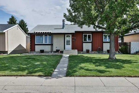 Photo of 414 12 Avenue N, Lethbridge, AB T1H 1P3 (MLS # A2320370)