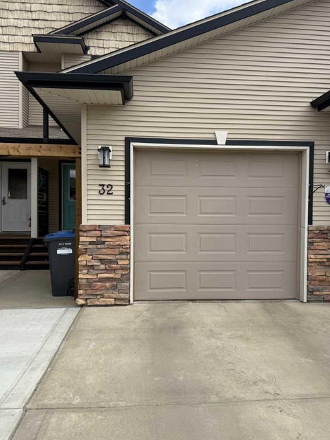 Photo of 32 Legend Court, Sylvan Lake, AB T4S 0B1 (MLS # A2318685)