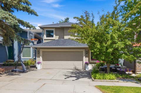 Photo of 30 Strathcona Road SW, Calgary, AB T3H 1V5 (MLS # A2326353)