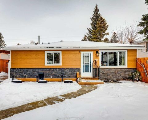 8620 46 Avenue NW Calgary AB T3B 1Y7