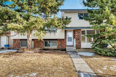 Photo of 56 Cedarwood Hill SW, Calgary, AB T2W 3H5 (MLS # A2291326)