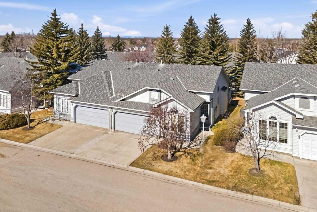 Photo of 35 Douglasview Park SE, Calgary, AB T2Z 2R9 (MLS # A2306385)