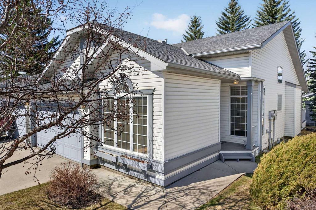 Photo of 35 Douglasview Park SE, Calgary, AB T2Z 2R9 (MLS # A2306385)