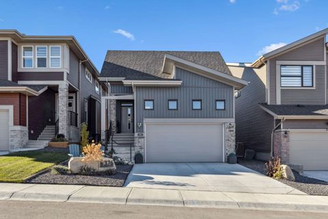 Photo of 376 Precedence Hill, Cochrane, AB T4C 2T7 (MLS # A2328867)
