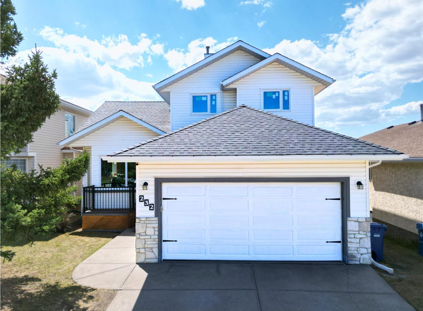 232 Hawkmount Close NW