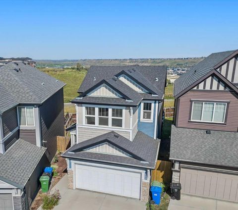 135 Legacy Reach Manor SE Calgary AB T2X 2C5