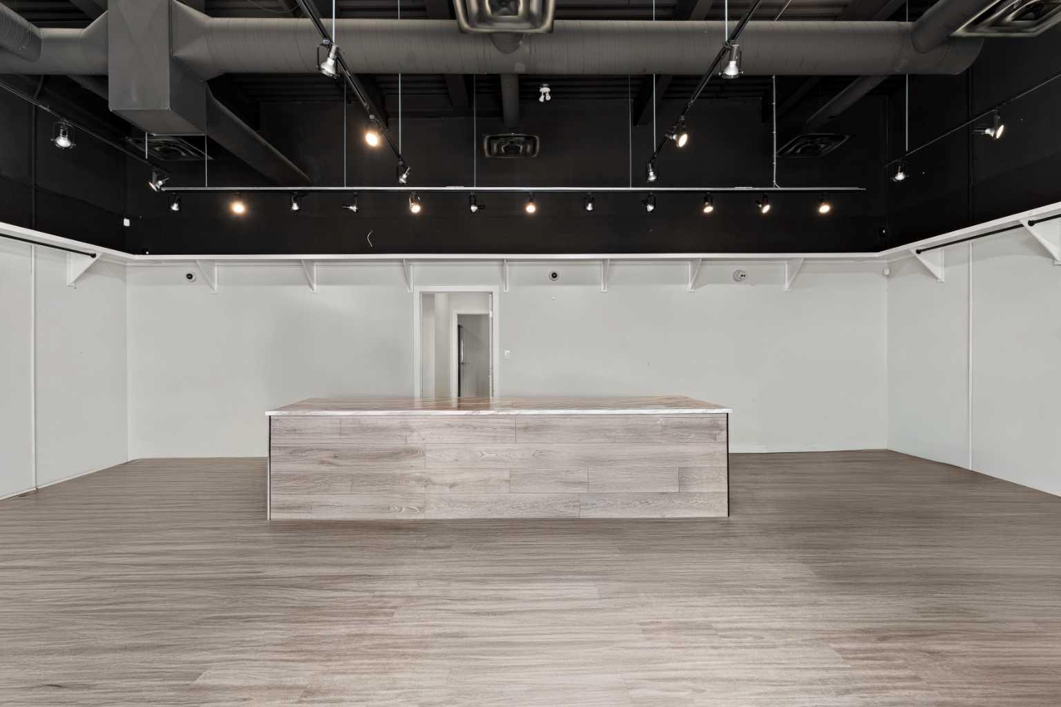 318 Nolanridge Crescent NW 250