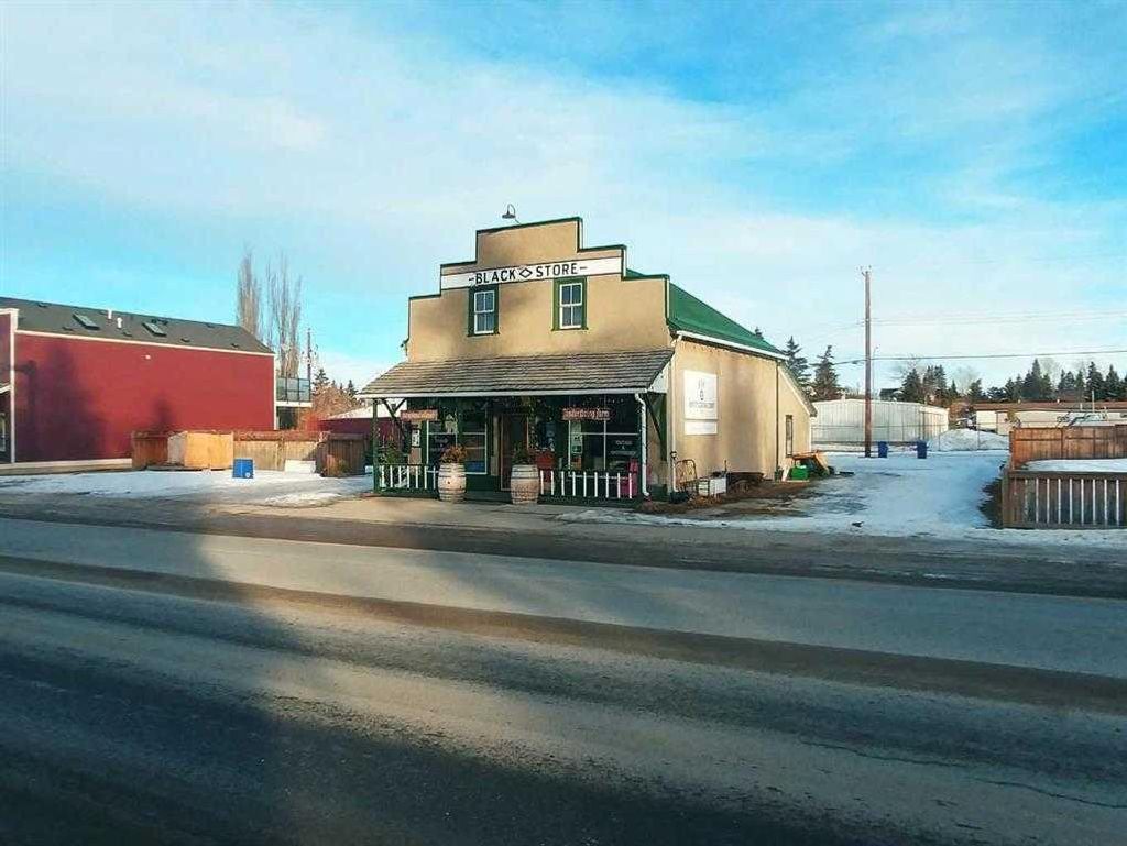 Photo of 206 Government Road S, Diamond Valley, AB T0L 0H0 (MLS # A2291317)