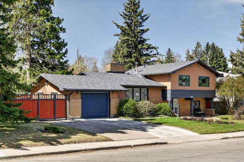 Photo of 3811 24 Street NW, Calgary, AB T2L 0Y8 (MLS # A2353992)