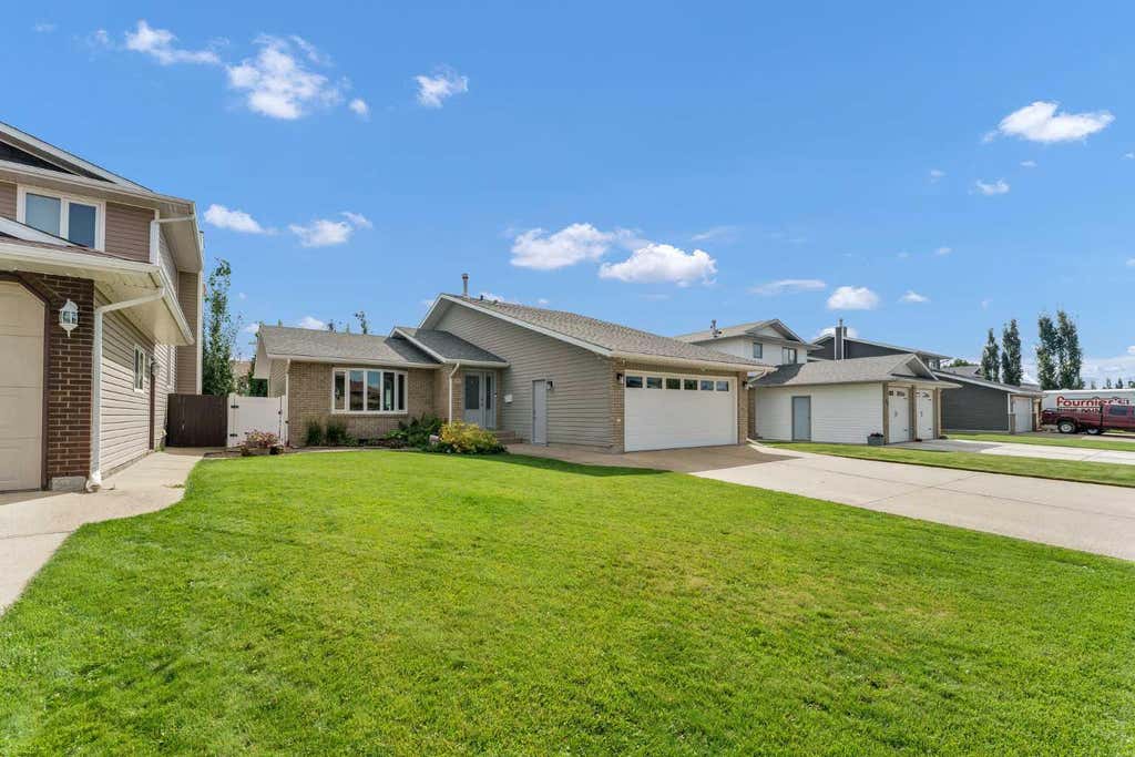 Photo of 29 Rice Drive SE, Medicine Hat, AB T1B 3X2 (MLS # A2338936)