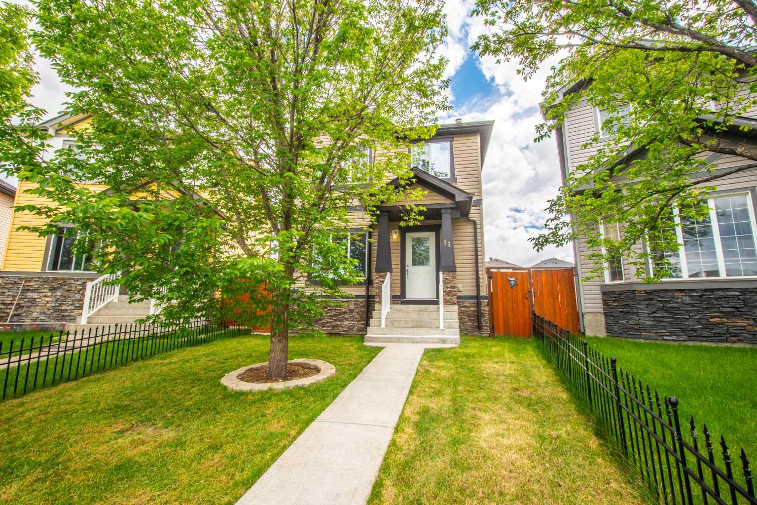 11 Saddlebrook Mews NE