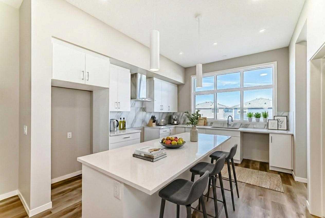 77 Mercado Landing SE