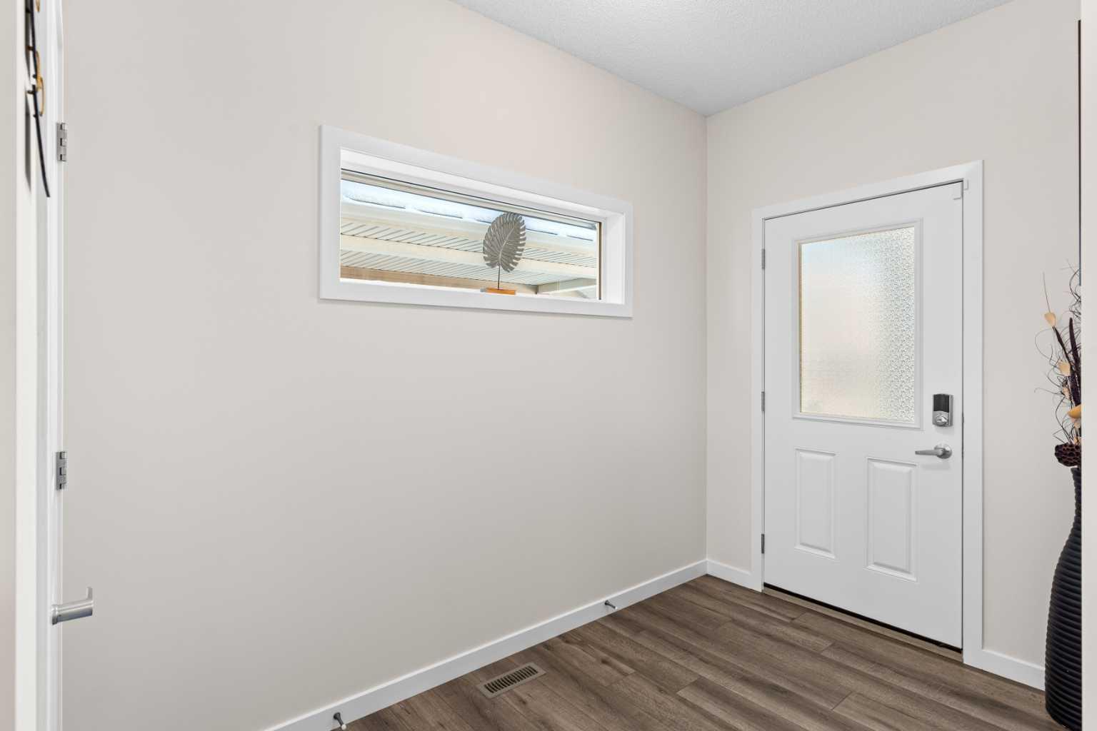 492 Chinook Gate Square SW