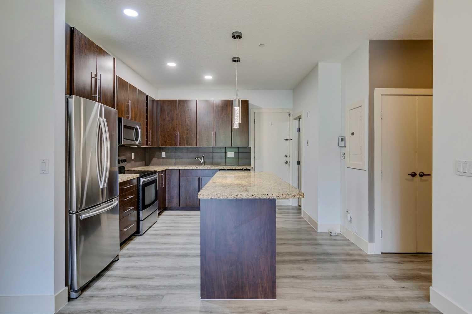 2101 17 Street SW 4