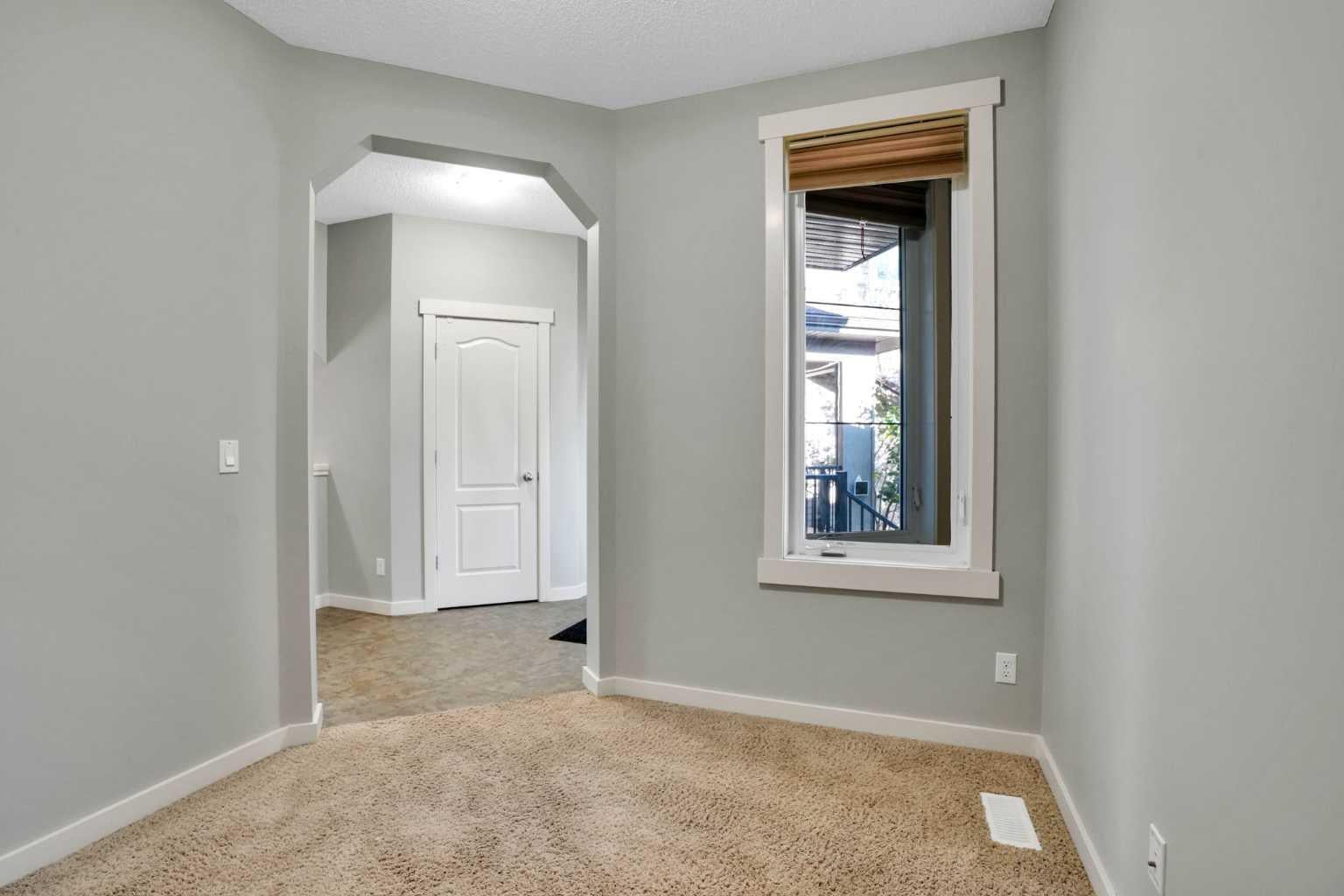 125 Walden Square SE