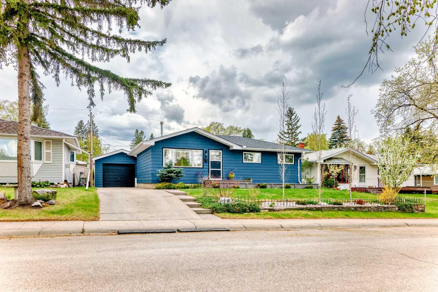 51 Fairview Crescent SE