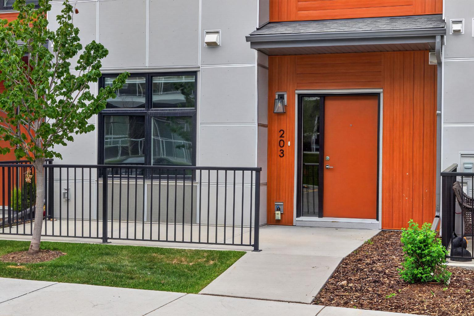 400 BELMONT Street SW 203