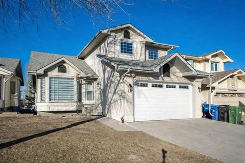 16 Sandringham Close NW Calgary AB T3K 3W8