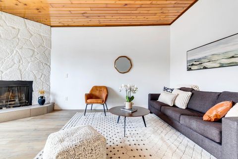 1415 44 Street SE B Calgary AB T2A 5E6