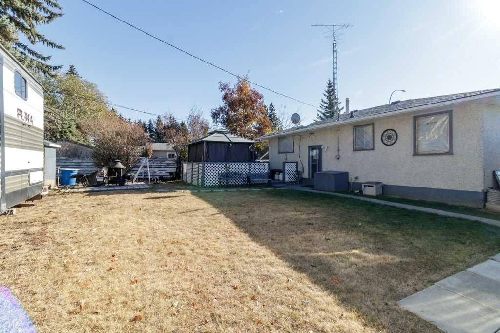 Photo of 4638 50 Avenue, Bentley, AB T0C 0J0 (MLS # A2265263)