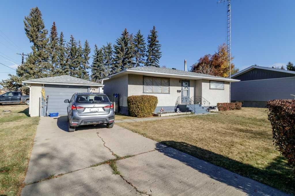 Photo of 4638 50 Avenue, Bentley, AB T0C 0J0 (MLS # A2265263)