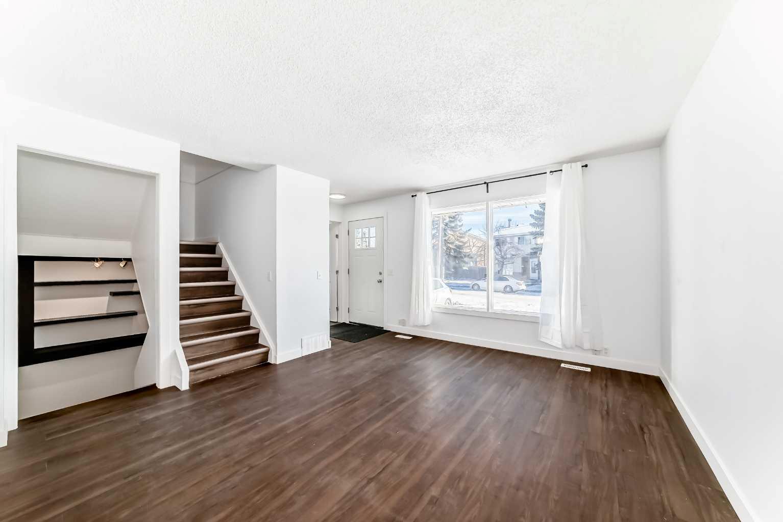 60 Erin Mount Crescent SE