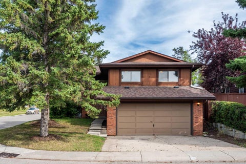 Photo of 88 Woodfern Rise SW, Calgary, AB T2W 4S2 (MLS # A2341482)