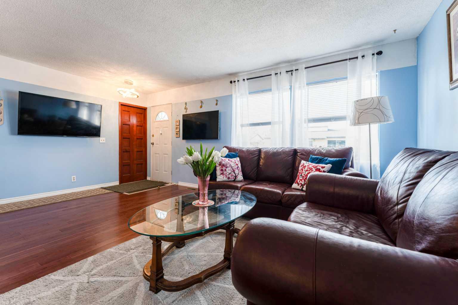 314 Olympia Crescent SE