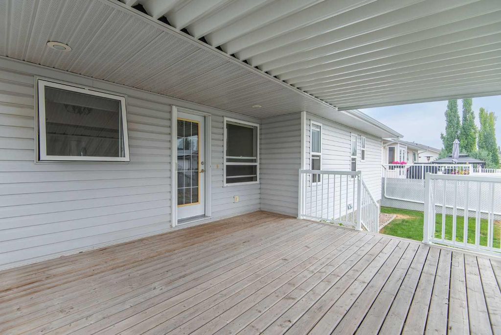 Photo of 19 Logan Close, Red Deer, AB T4R 2N9 (MLS # A2329619)