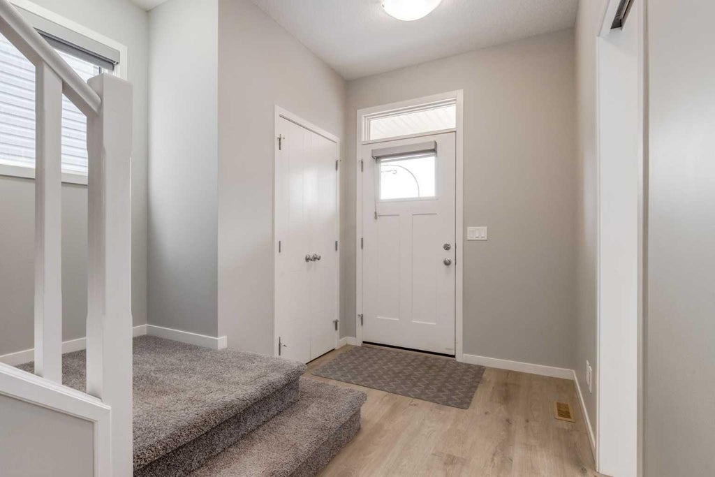 Photo of 34 Midtown Xing SW, Airdrie, AB T4B 5H1 (MLS # A2350209)