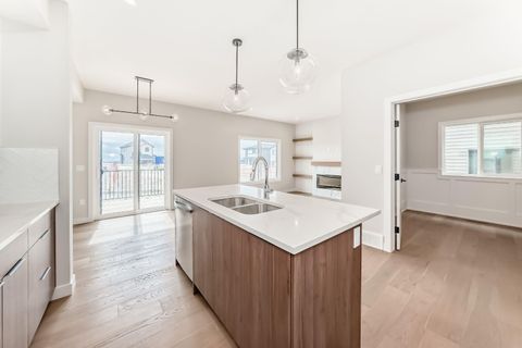 Photo of 4 Heritage Mews, Cochrane, AB T4C 2J8 (MLS # A2324751)