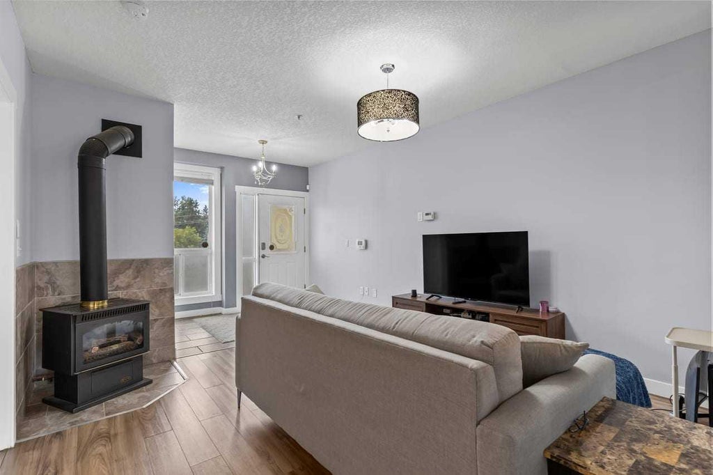 Photo of 1540 17 Avenue SW #304, Calgary, AB T2T 0C8 (MLS # A2345674)