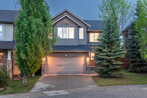 Photo of 575 Evergreen Circle SW, Calgary, AB T2Y 0C1 (MLS # A2319626)