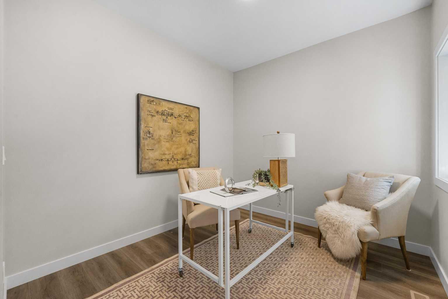 715 Buffaloberry Manor SE