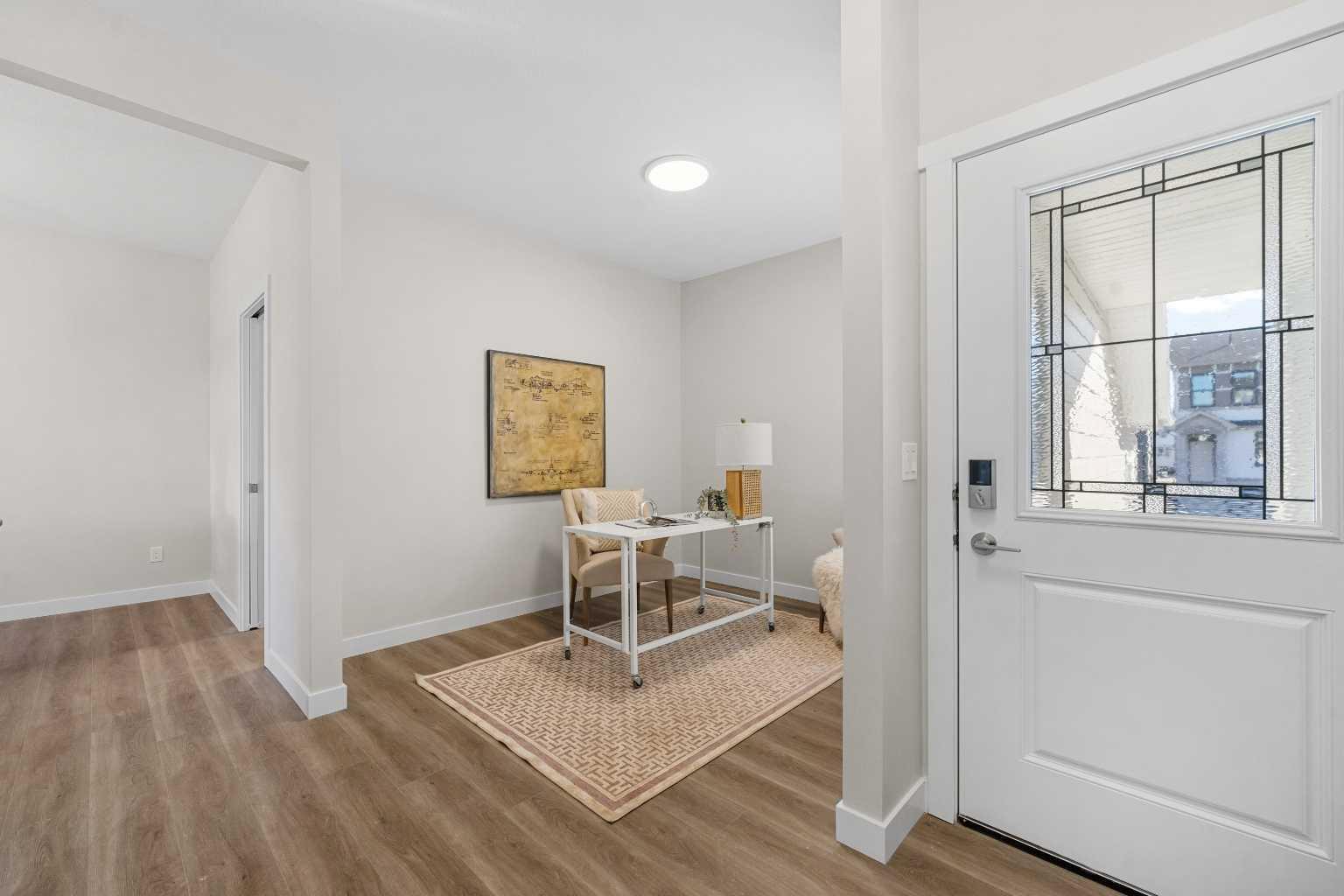 715 Buffaloberry Manor SE