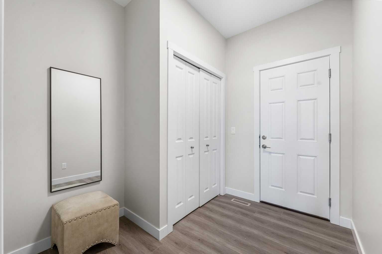 715 Buffaloberry Manor SE