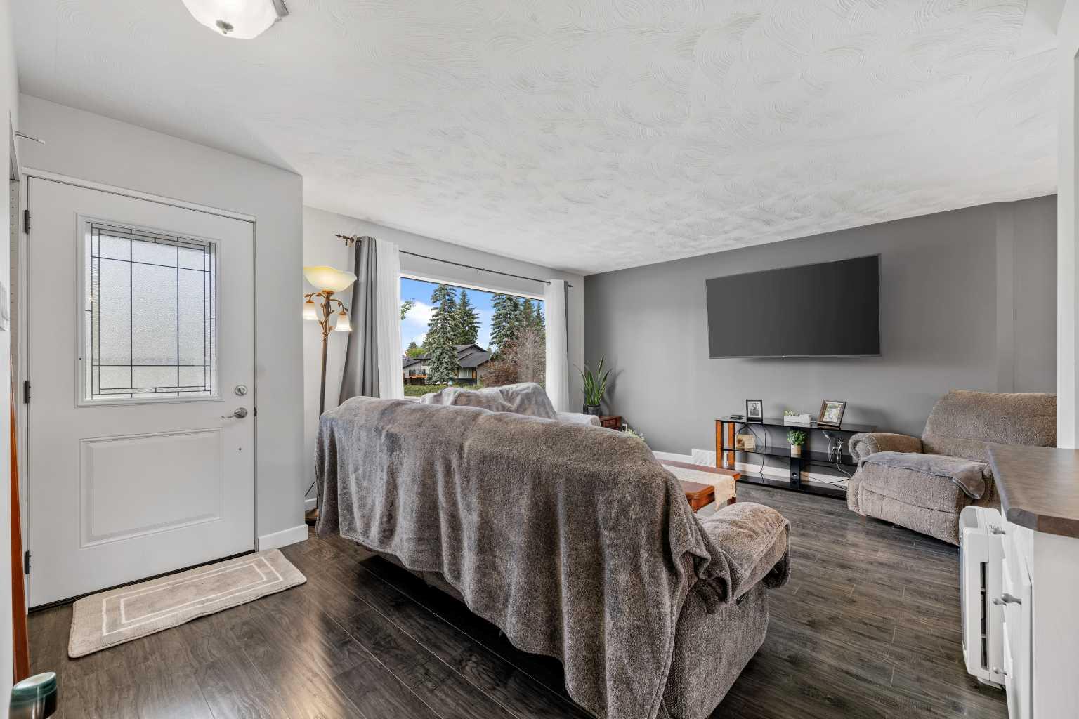 249 Acadia Drive SE
