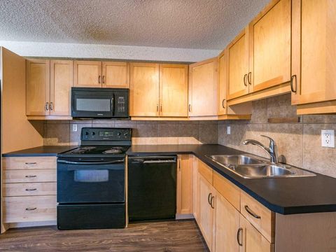 1829 11 Avenue SW 201 Calgary AB T3R 0W5