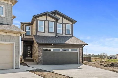 63 Belvedere Crescent SE Calgary AB T2A 7Z9