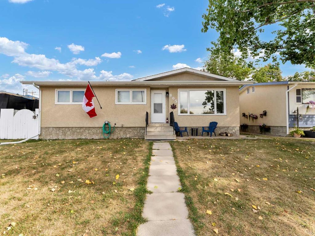 Photo of 805 1 Street SE, Redcliff, AB T0J 2P0 (MLS # A2266629)