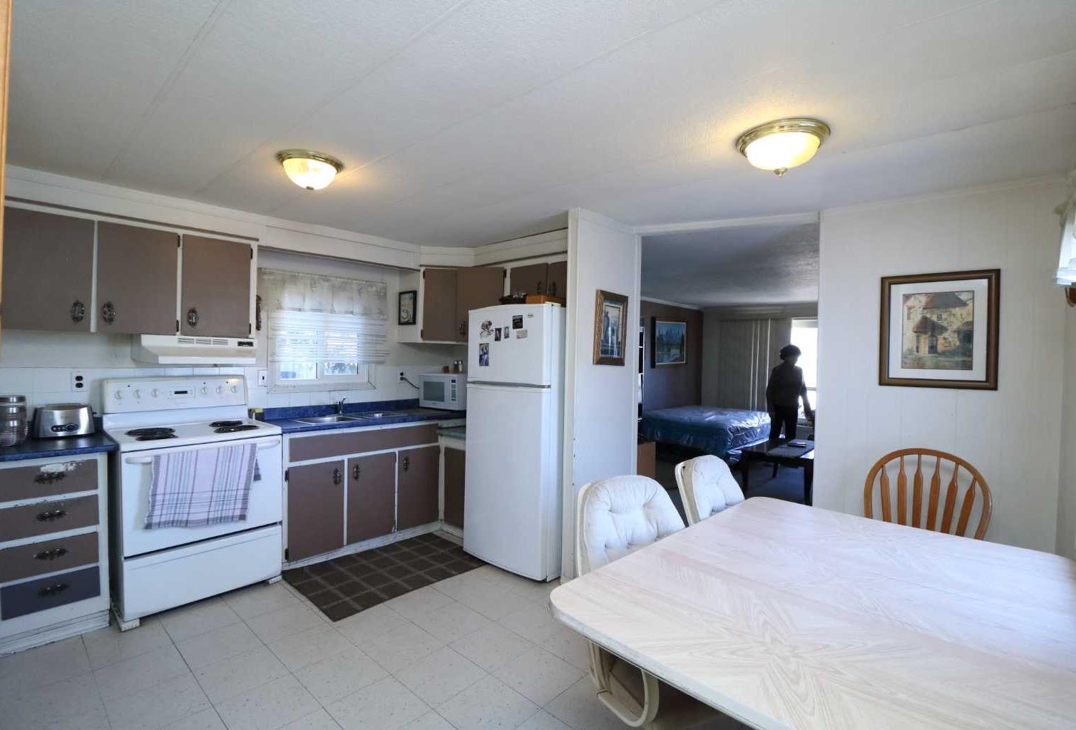 649 Main Street N 13