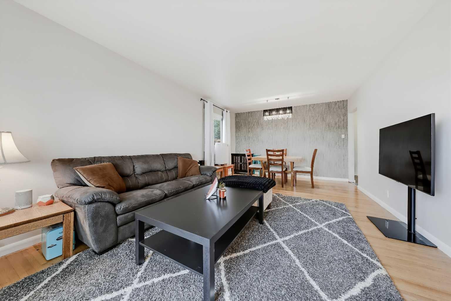 176 Frobisher Boulevard SE