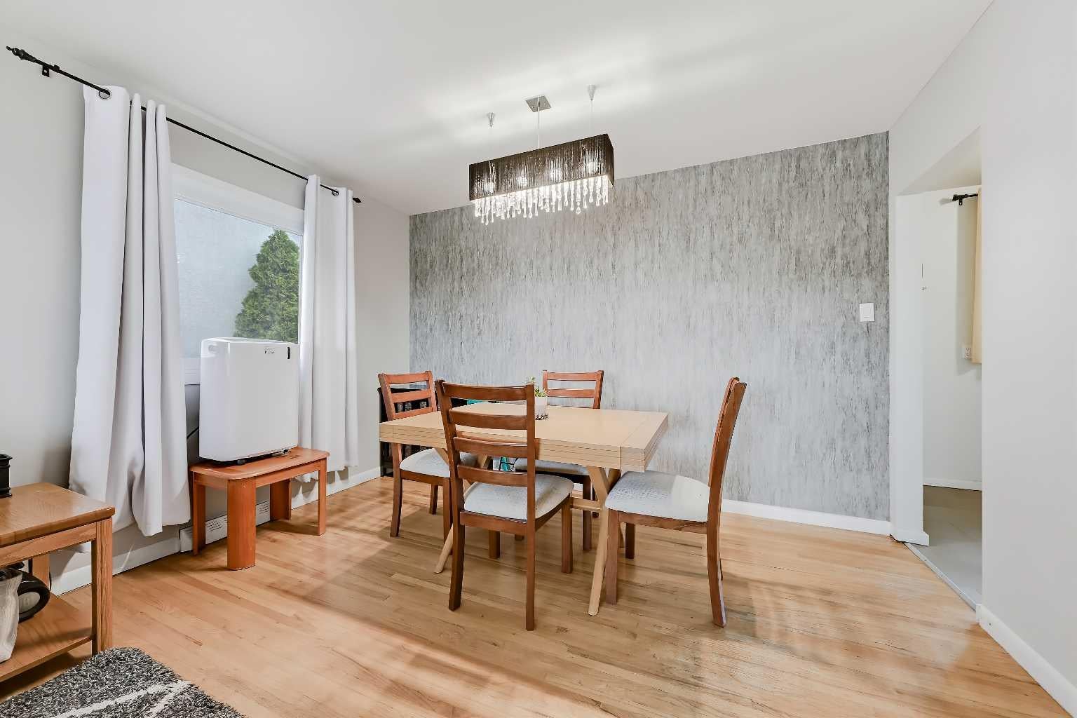 176 Frobisher Boulevard SE