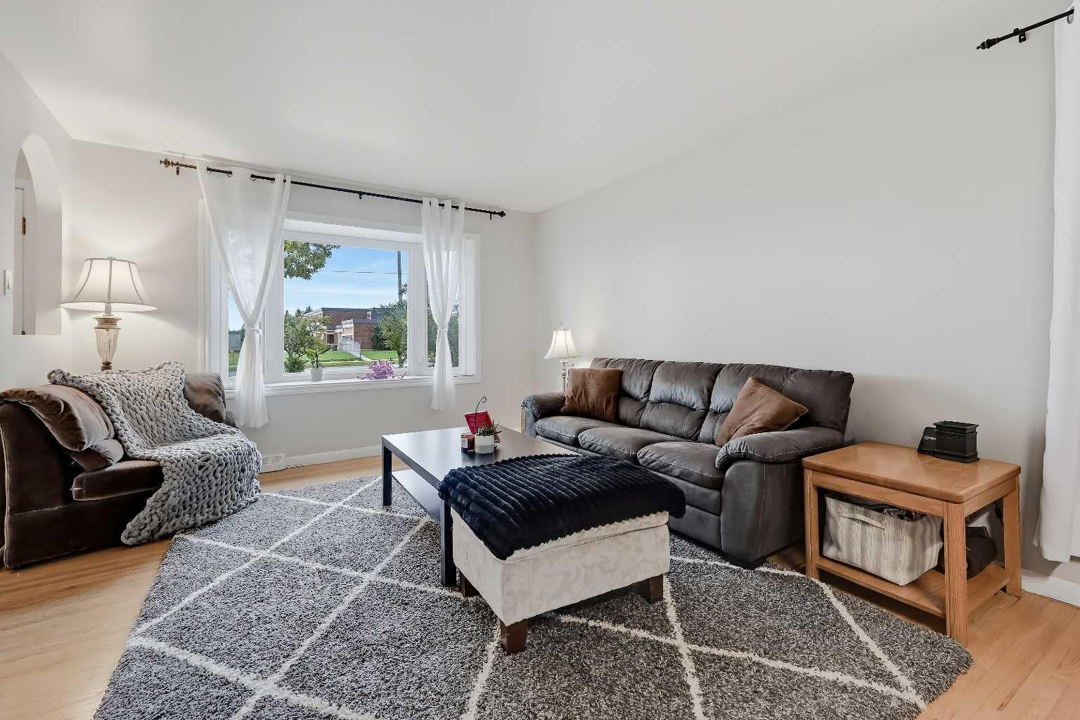 176 Frobisher Boulevard SE
