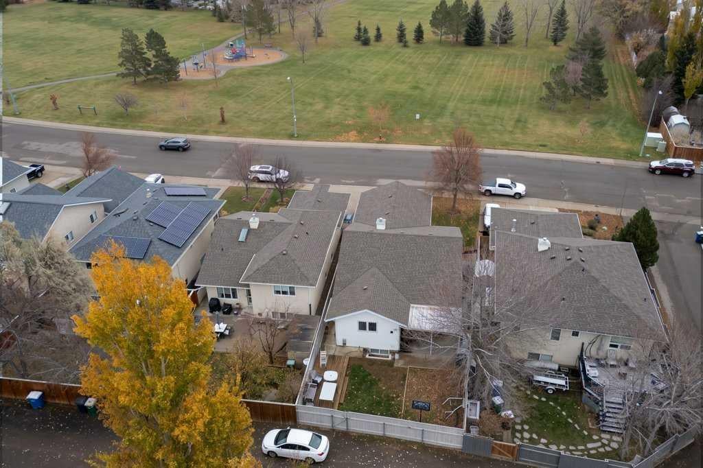 Photo of 14 Heritage Road W, Lethbridge, AB T1K 6T8 (MLS # A2355900)