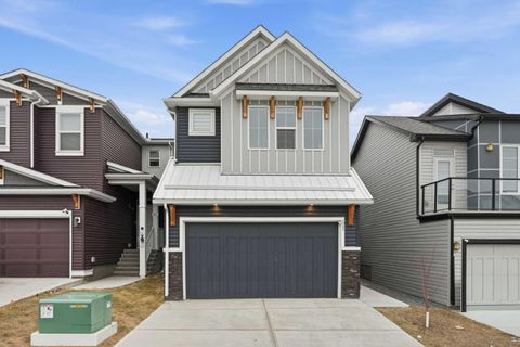 61 Calhoun Crescent NE Calgary AB T3P 1X8