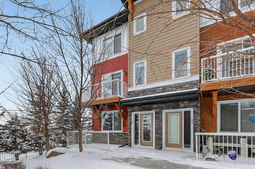 Photo of 111 Rainbow Falls Gate #43, Chestermere, AB T1X 0Z5 (MLS # A2297614)